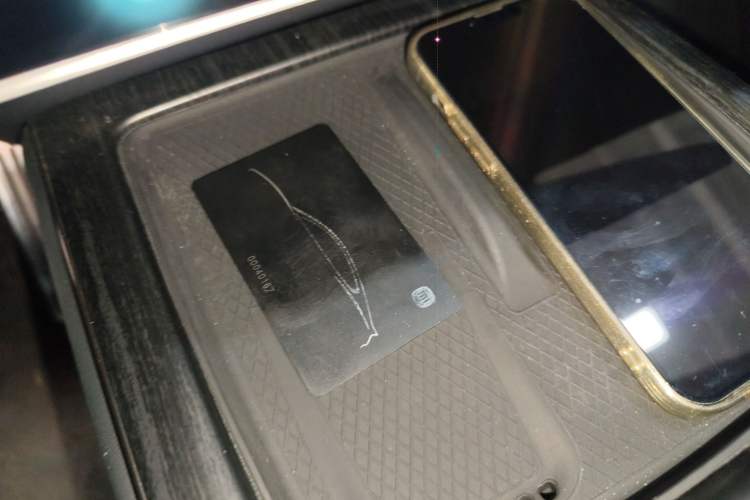 Used Xiaomi Auto SU7 2024 Four-Wheel Drive Ultra-Long Range Advanced Intelligent Driving Max Edition
