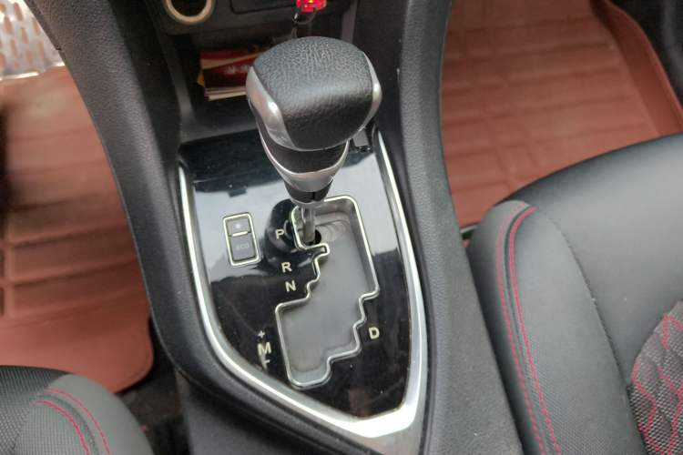 Used Dongfeng Aeolus AX5 2017 1.4T Automatic Qushang Model Gear Lever