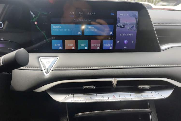 Used Venucia V 2023 260T Idol Edition Pro Audio And AC Panel