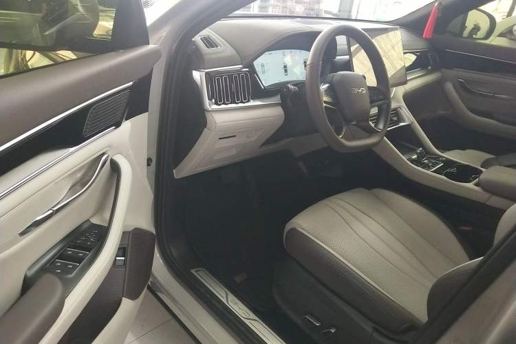 Used BYD Song PLUS New Energy 2025 DM-i 160KM Flagship Model
