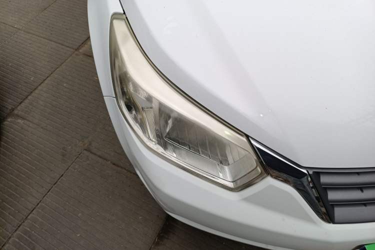 Used Venucia R50 2012 1.6L Manual Comfort Edition
