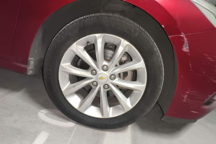 Used Chevrolet Cruze 2017 1.5L Automatic Pioneer Sunroof Edition
