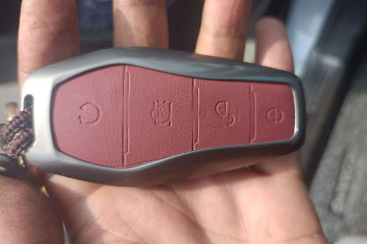 Used BYD Han 2024 DM-i Glory Edition 121KM Prestige Model Vehicle Key