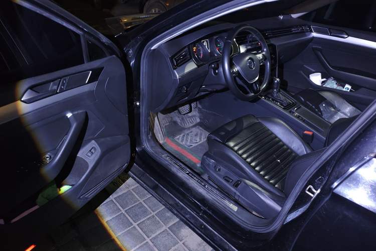 Used Volkswagen Magotan 2018 330TSI DSG Advanced Model Driver Seat