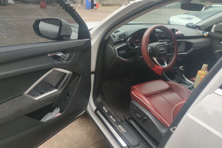 Used Audi Q3 2019 35 TFSI Advanced Dynamic Edition Driver Seat