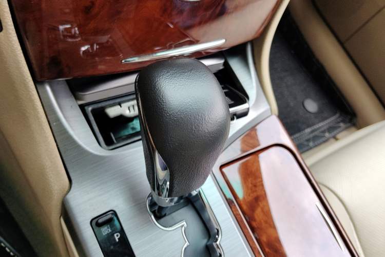 Used Toyota Crown 2012 2.5L Royal Leather Edition Gear Lever