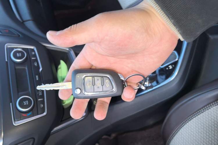 Used Dongfeng Aeolus AX5 2017 1.4T Automatic Qushang Model
