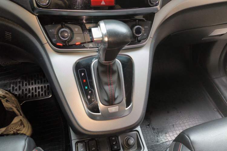Used Haval H6 2015 Sport Edition 1.5T Automatic Two-Wheel Drive Luxury Model Gear Lever