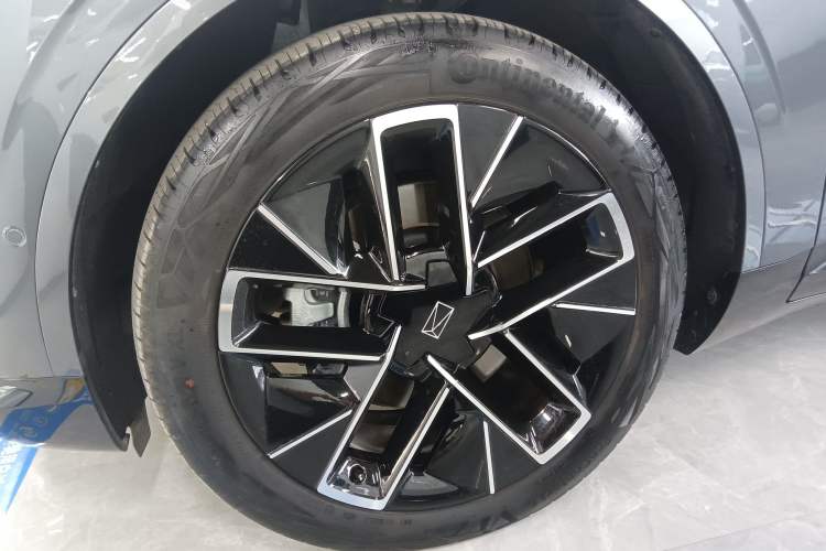 Used Avatr 11 2025 Ultra Extended-Range Edition