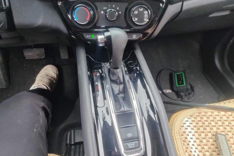 Used Honda Vezel 2015 1.5L CVT two-wheel drive Comfort trim Gear Lever