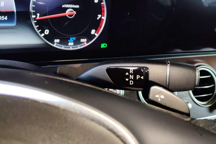 Used Mercedes-Benz E-Class 2016 E 200 L Gear Lever