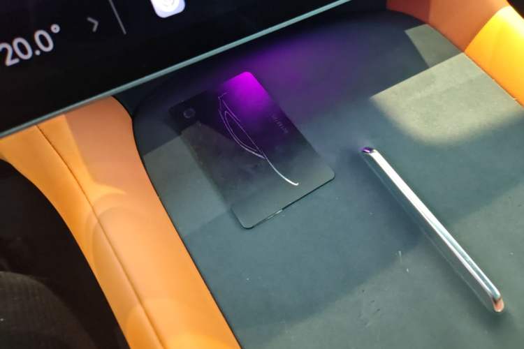 Used Xiaomi Auto YU7 2025 Ultra-Long Range High-Performance All-Wheel-Drive Max Edition Vehicle Key