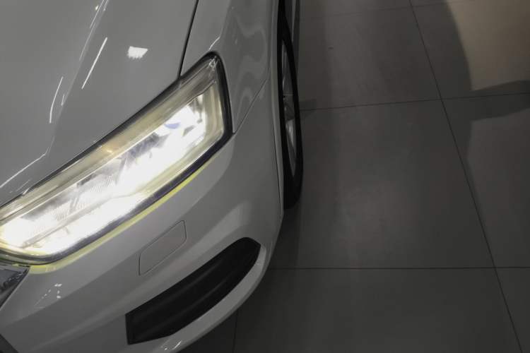 Used Audi Q3 2018 30th Anniversary Edition 30 TFSI Fashion Model Left Front Headlight