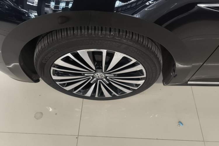 Used Volkswagen Passat 2020 330TSI Luxury Edition China VI