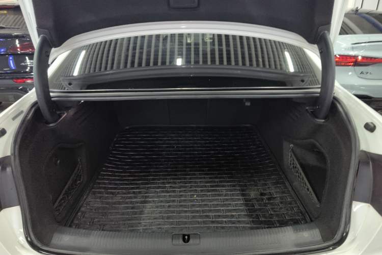 Used Audi A4L 2020 40 TFSI Fashion Dynamic Model Trunk