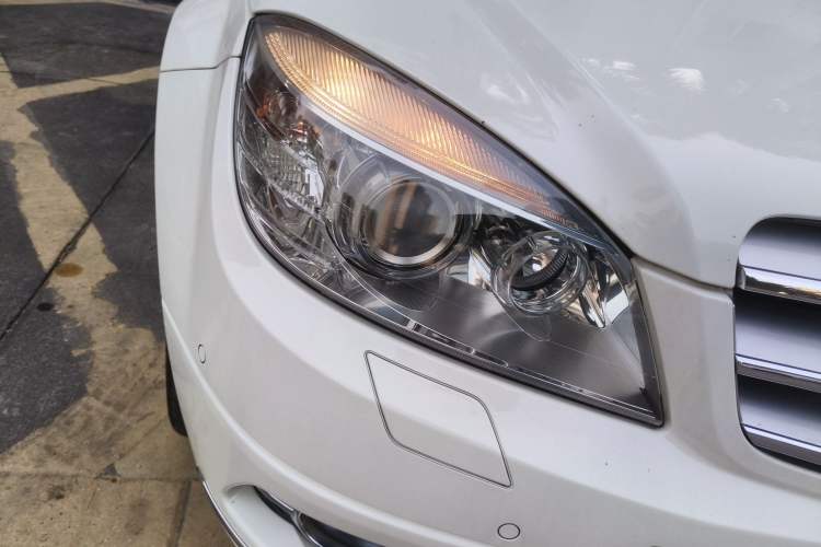 Used Mercedes-Benz C-Class 2010 C 200 CGI Fashion Model Right Front Headlight