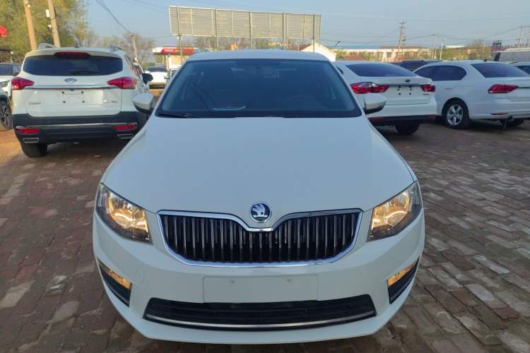 Used Skoda Octavia 2017 Classic Model 1.6L Automatic Comfort Edition Front