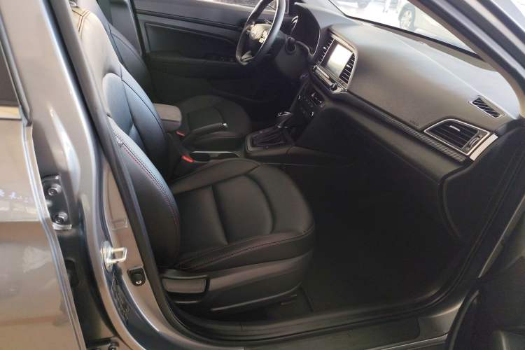 Used Hyundai Elantra (6th Generation / Lingdong) 2018 1.4T Dual-Clutch Xuan Dong · Dynamic Edition Right Front Seat