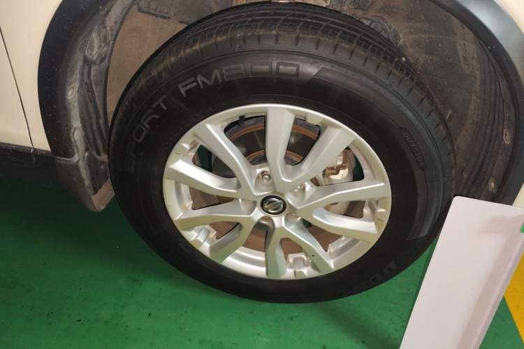 Used Nissan X-Trail 2017 2.0L CVT Comfort Edition 2WD Right Front Wheel Hub