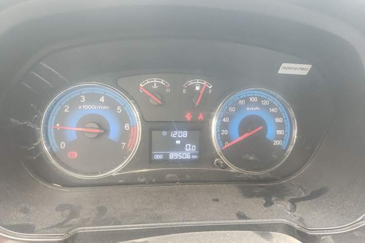 Used Dongfeng Fengon 360 2015 1.5L Manual Luxury 7-Seater China IV Standard Instrument Cluster