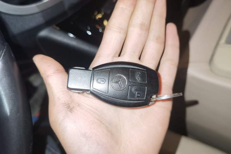 Used Mercedes-Benz Vito 2020 2.0T Business Version 7 Seats Vehicle Key