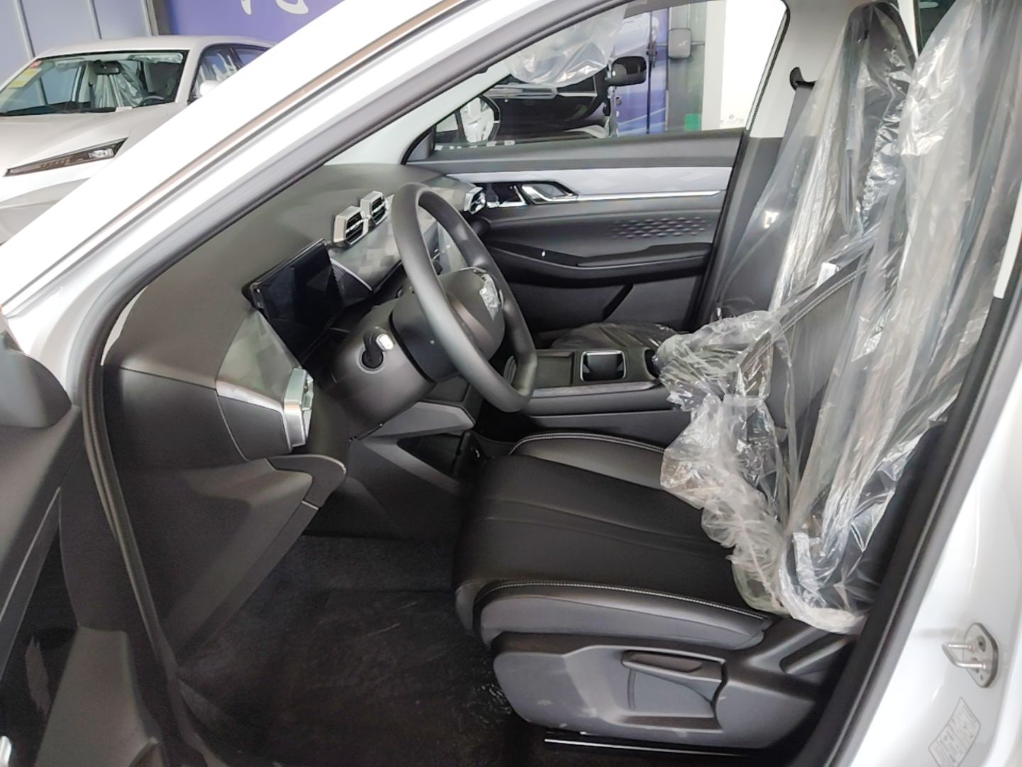 Dongfeng Aeolus SKY EV01 2025 530 km AIR Elite Edition — снимка 17