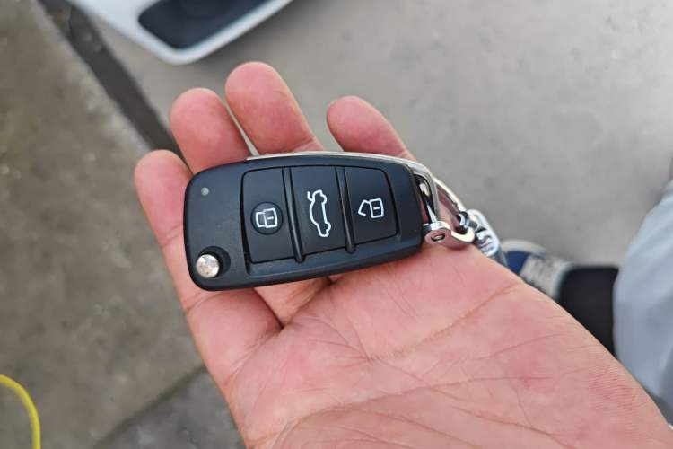 Used Chery QQ Ice Cream 2022 170km Sundae Phosphate Lithium-Ion