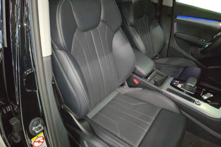 Used Audi Q5L 2025 quattro 45th Anniversary Edition 40 TFSI Sporty and Dynamic Model
