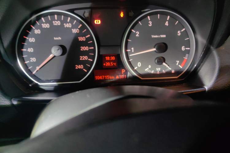 Used BMW 1 Series 2011 120i Convertible Coupe Odometer Close Up