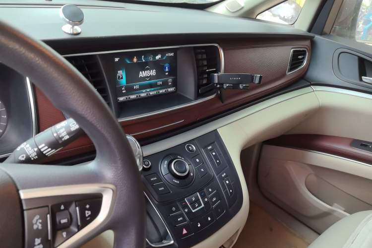 Used Buick GL8 2017 25S Comfort Version China V Standard Audio And AC Panel