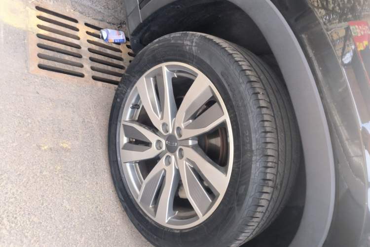 Used Geely Auto Haoyue 2022 1.8TD DCT Luxury 7-Seater Right Front Wheel Hub