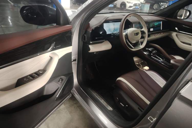 Used Geely Auto Monjaro L 2024 2.0TD High-Power Automatic Two-Wheel Drive Yunqi Version