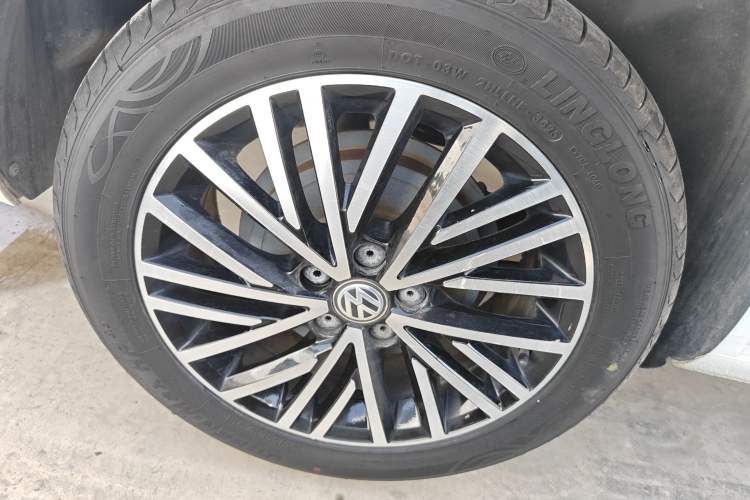 Used Volkswagen Jetta 2019 Dream Edition 1.5L Manual Comfort Version
