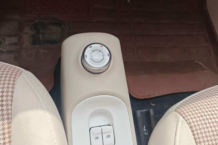 Used Wuling Hongguang MINIEV 2024 3rd Generation 215km Youth Edition Gear Lever