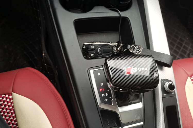 Used Audi A5 2021 Sportback 40 TFSI Fashionable and Dynamic Model Gear Lever