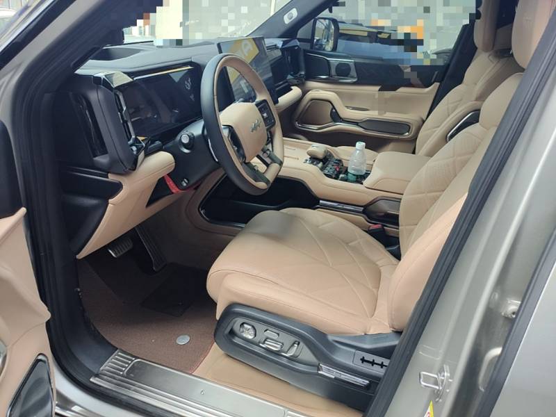 Used Formula Leopard 8 2025 Smart & Brave Flagship Edition 7 Seats — 14