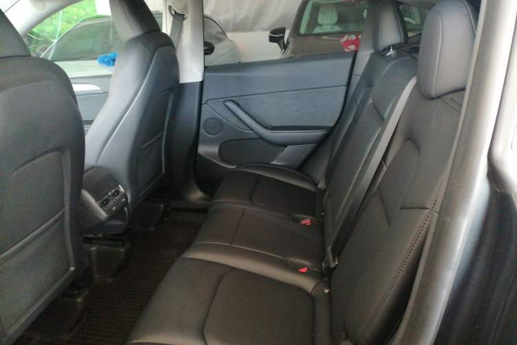 Used Tesla Model Y 2024 Long-Range All-Wheel-Drive Version
