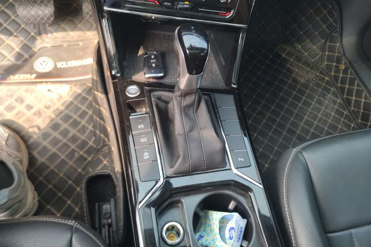 Used Volkswagen Passat 2022 330TSI Starry Elite Edition Gear Lever