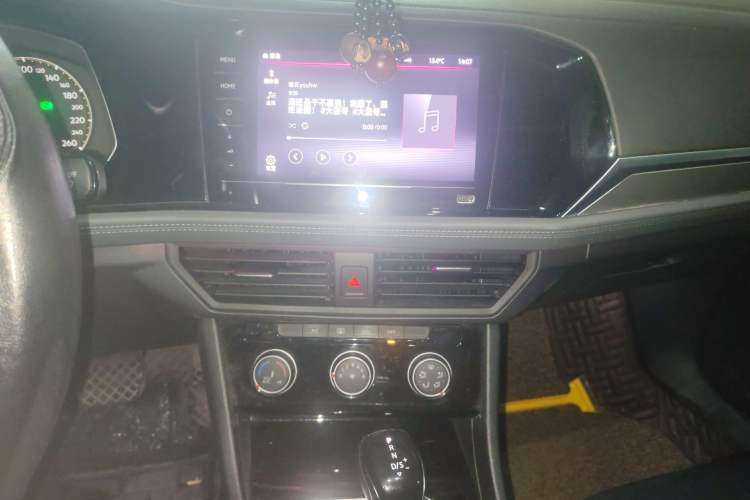 Used Volkswagen Sagitar 2020 280TSI DSG Comfort Version China VI Standard Audio And AC Panel