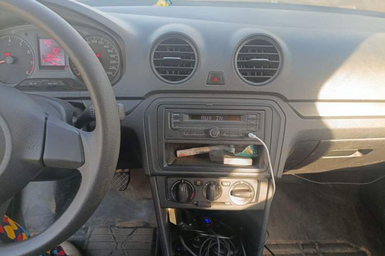 Used Volkswagen Jetta 2015 1.4L Manual Fashion Model
