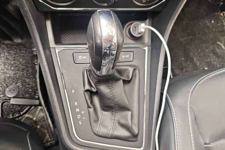 Used Volkswagen Lavida 2015 1.6L Automatic Comfort Edition