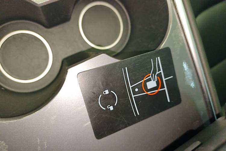 Used Tesla Model Y 2023 Long-Range All-Wheel-Drive Version