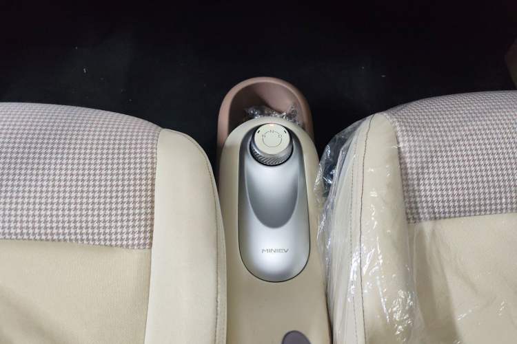 Used Wuling Hongguang MINIEV 2025 Four-Door Version Advanced Edition
