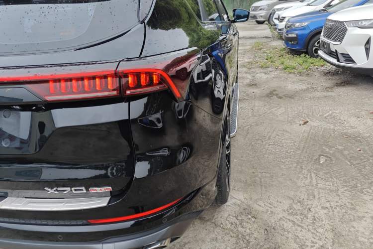 Used JETOUR X70 PLUS 2023 1.6T DCT Stronger PRO+ 5-Seater Exterior 3