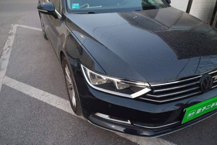 Used Volkswagen Magotan 2018 330TSI DSG Advanced Model Right Front Headlight