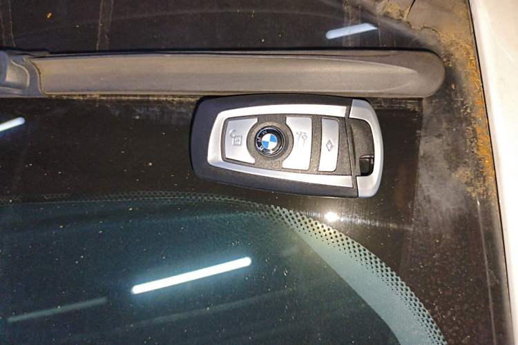 Used BMW 5 Series 2014 520Li Elegant Model
