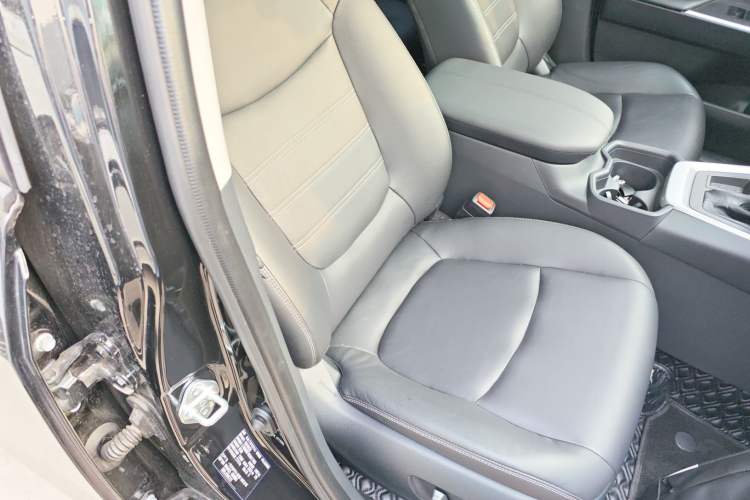 Used Toyota RAV4 2023 2.0L CVT Two-Wheel Drive Fashion Plus Edition