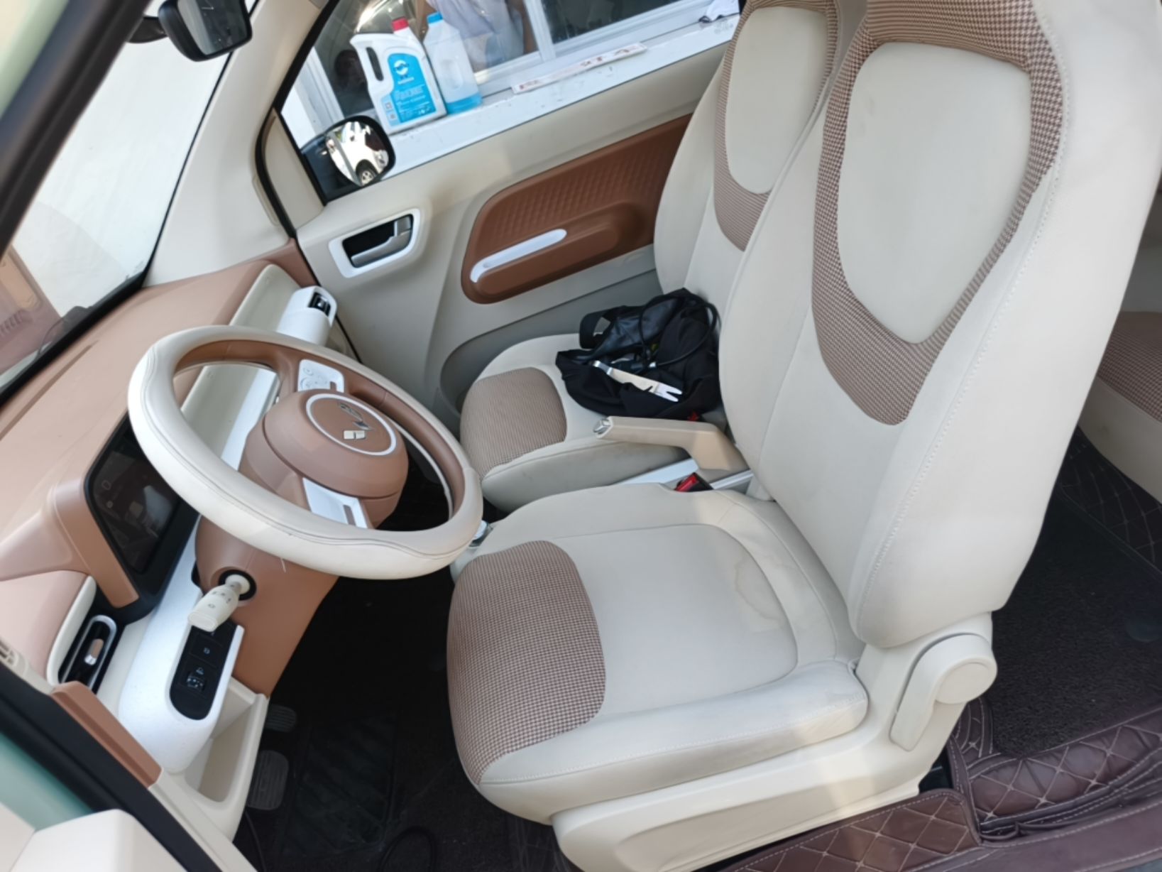 Interior delantero