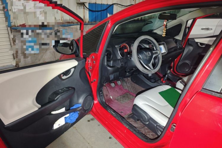 Used Honda Fit 2011 1.3L manual Comfort version