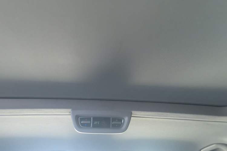 Used Mercedes-Benz V-Class 2020 V 260 Avantgarde Edition Headliner
